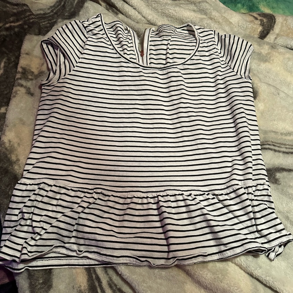 Cute Ann Taylor top.